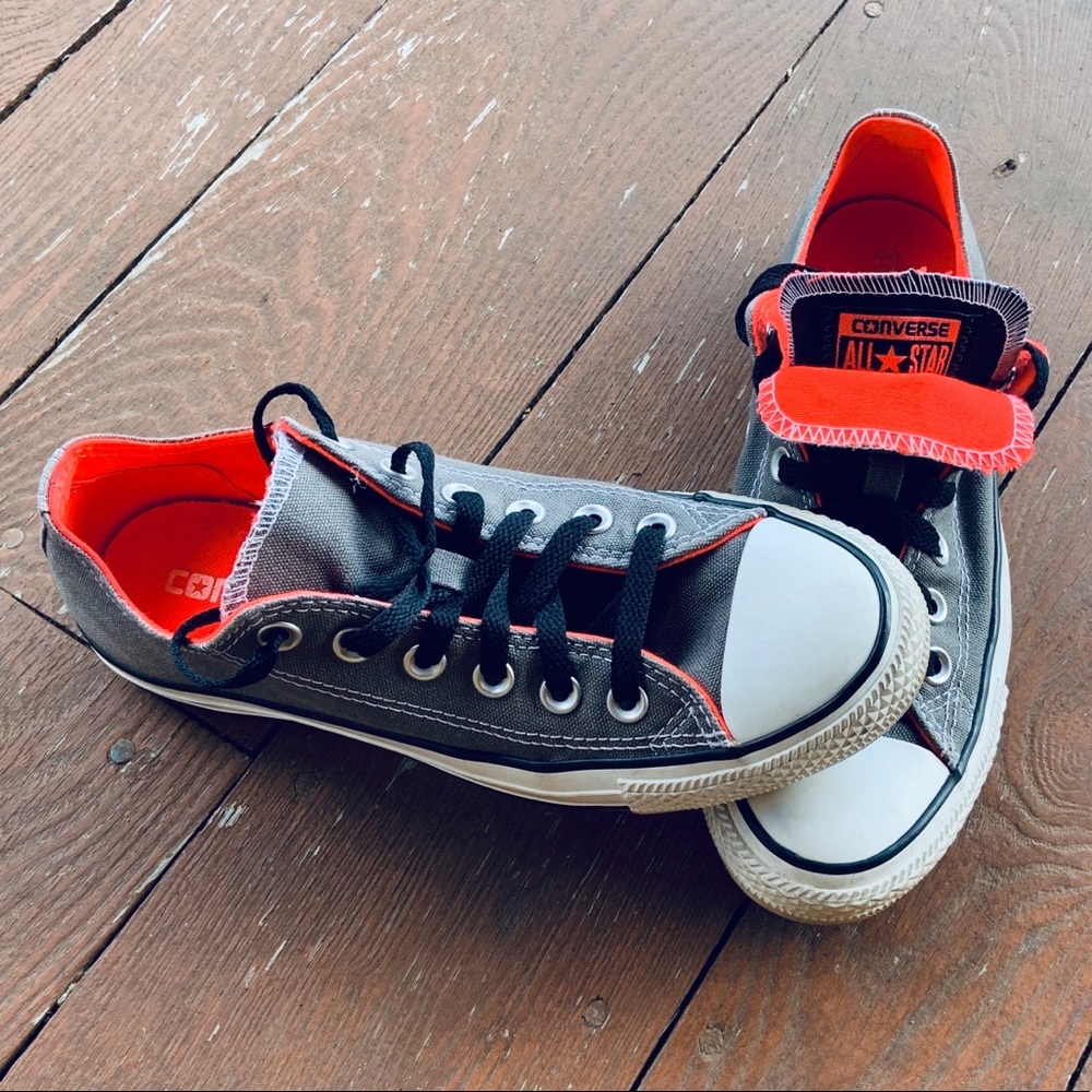 {Converse} gray/hot pink shoes